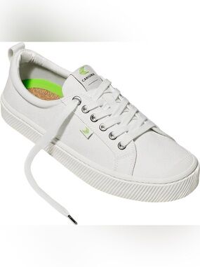 CARIUMA Size 7.5 OCA Low Canvas Sneaker - Women's